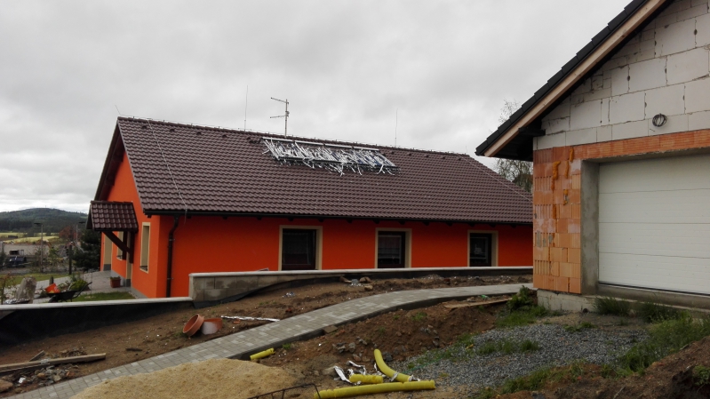 Vakuové solární kolektory po kroupách